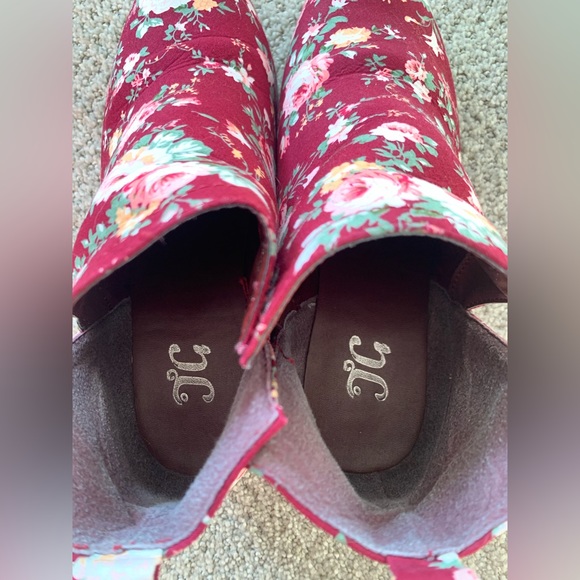 JC Floral print Ankle Bootie. US Women's size 8 1/2. - Picture 5 of 6